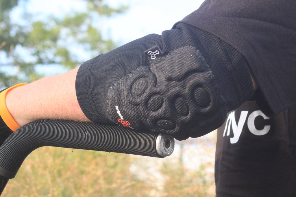 Triple 8 | Covert Elbow Pads - Black